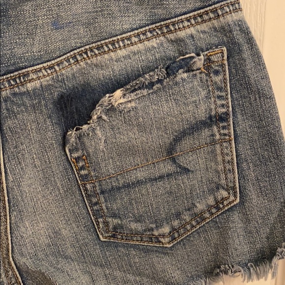 American Eagle High-Waisted Light Wash Shorts - Picture 3 of 5